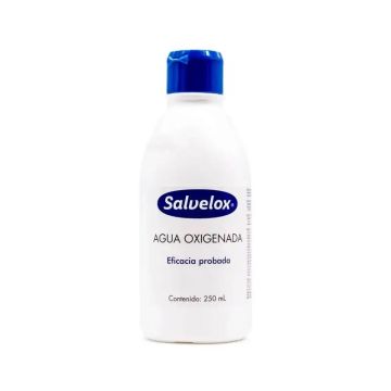 Salvelox Agua Oxigenada 10 Vol. (4.9%), 250 ml